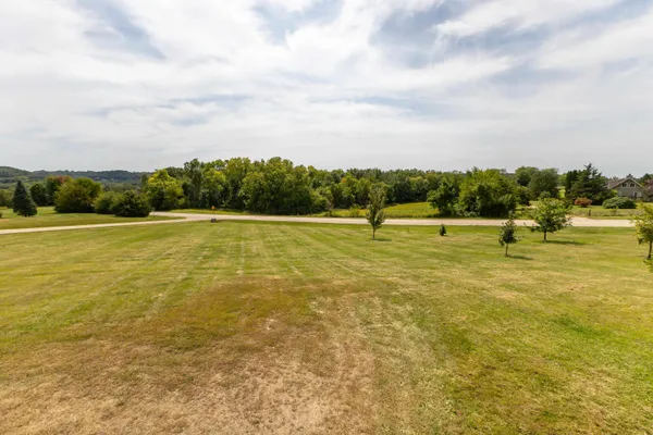 $284,900 | 2 Sunbow Path, Galena, IL 61036