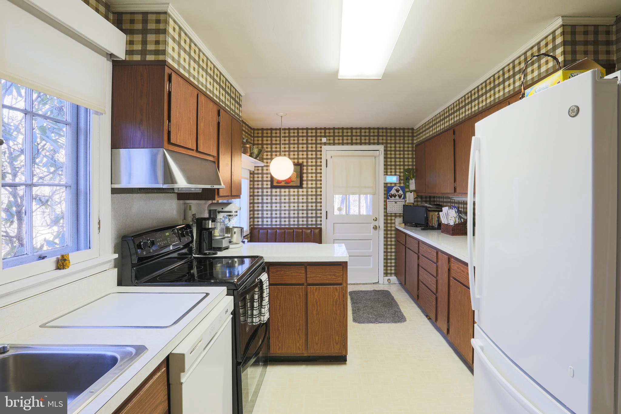 2606 Old Court Road Baltimore, MD 21208 - Photo 13 of 59 Country kitchen