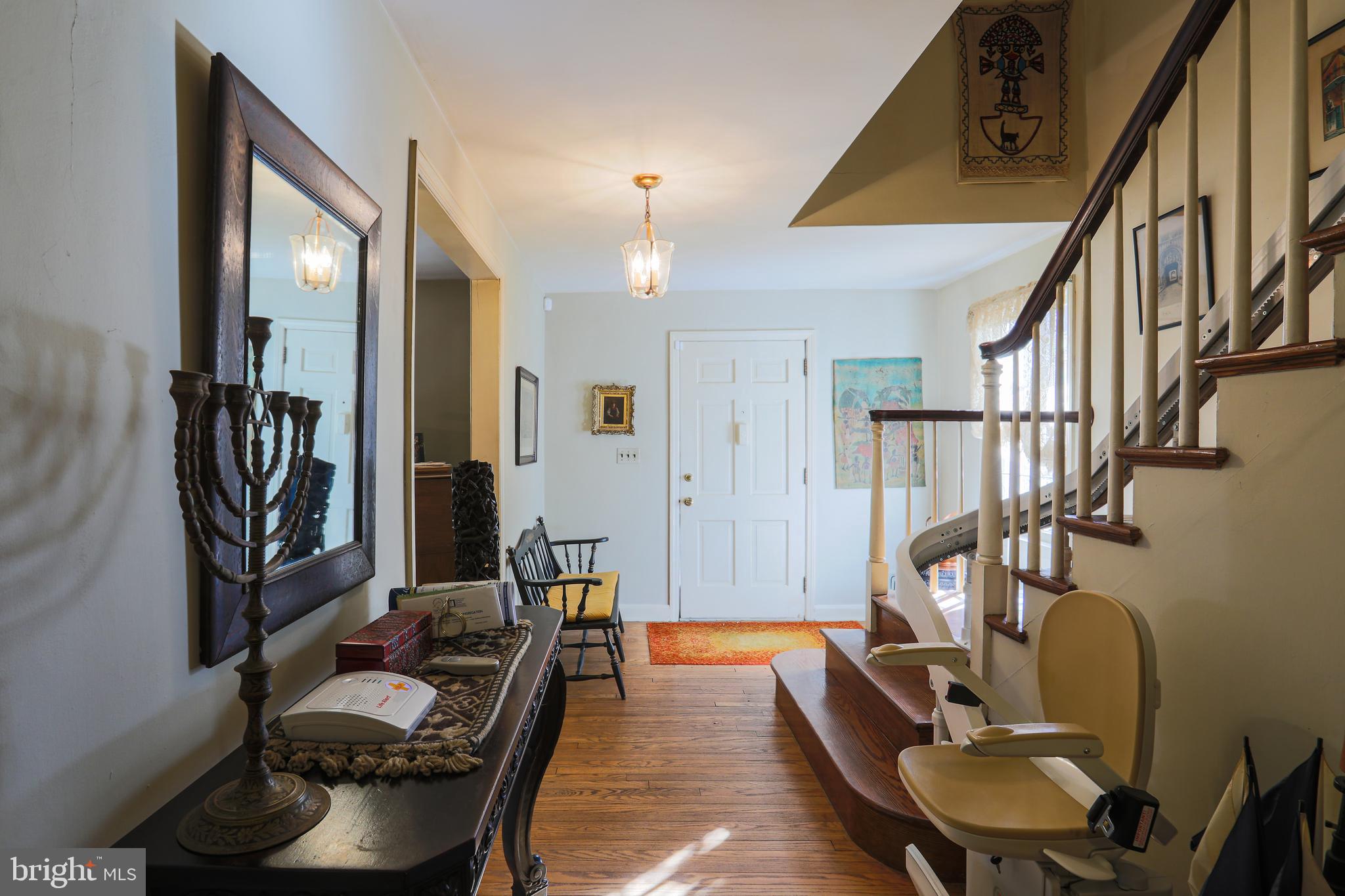 2606 Old Court Road Baltimore, MD 21208 - Photo 30 of 59 Entry foyer