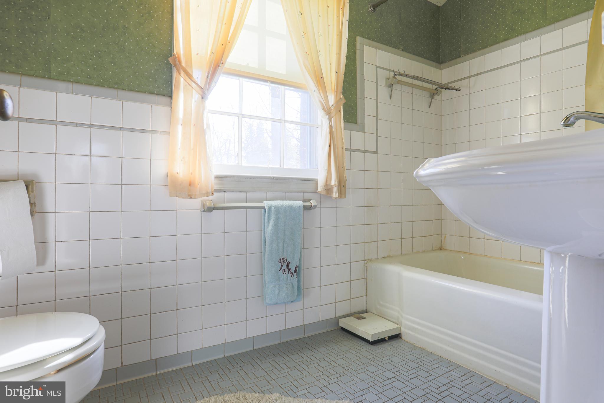 2606 Old Court Road Baltimore, MD 21208 - Photo 47 of 59 Second full bath