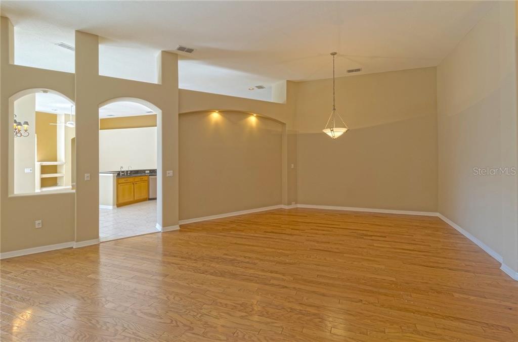 3502 Old Course Lane Valrico, FL 33596 - Photo 5 of 25 Gallery Image 5