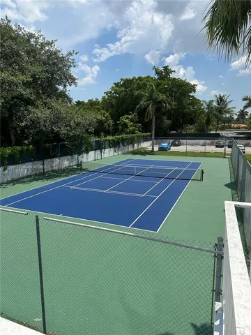 $1,400 | 484 Northwest 165th St Road, Unit A214, Miami, FL 33169