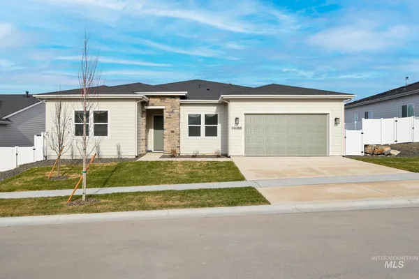 $674,000 | 9049 West Purple Martin Street, Star, ID 83669