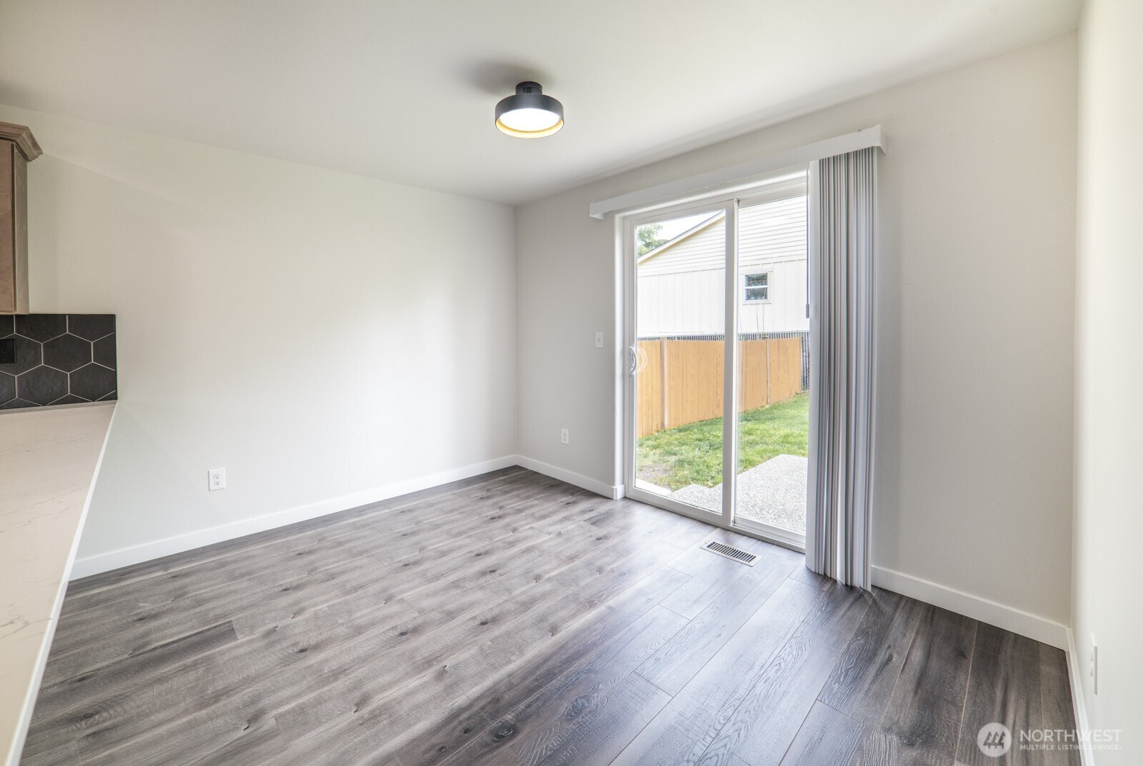 520 North Laventure Road Mount Vernon, WA 98273 - Photo 11 of 30