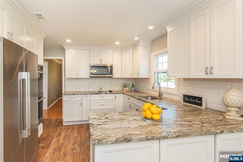 5 Robin Hill Road North Caldwell, NJ 07006 - Photo 12 of 32