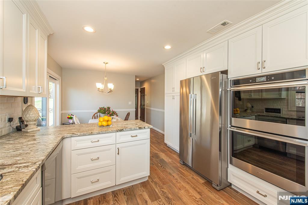 5 Robin Hill Road North Caldwell, NJ 07006 - Photo 15 of 32