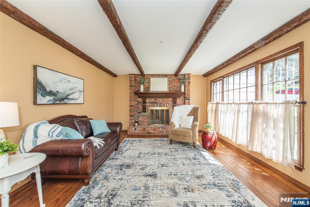 5 Robin Hill Road North Caldwell, NJ 07006 - Photo 16 of 32