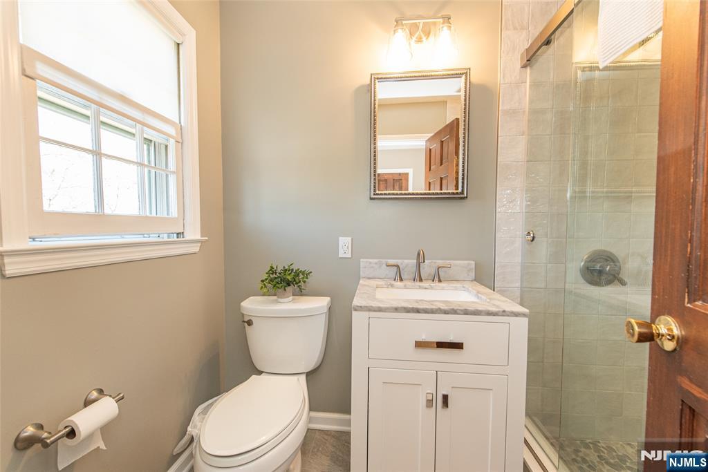 5 Robin Hill Road North Caldwell, NJ 07006 - Photo 20 of 32