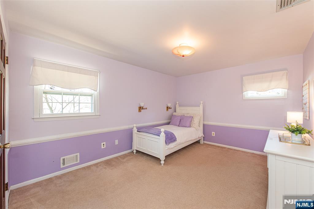 5 Robin Hill Road North Caldwell, NJ 07006 - Photo 21 of 32