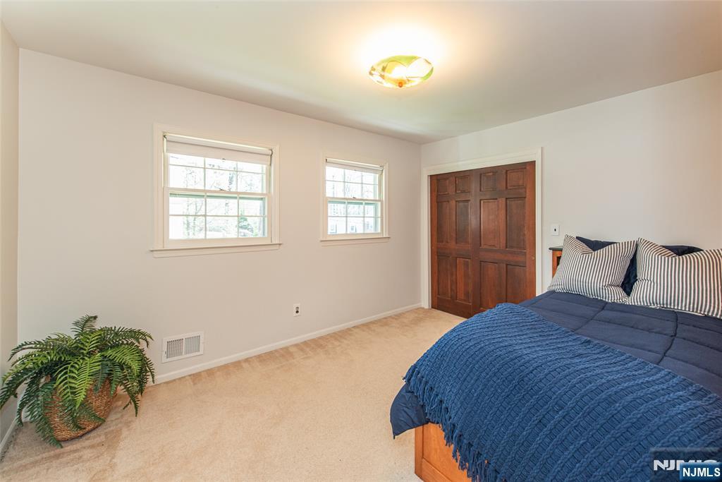 5 Robin Hill Road North Caldwell, NJ 07006 - Photo 22 of 32