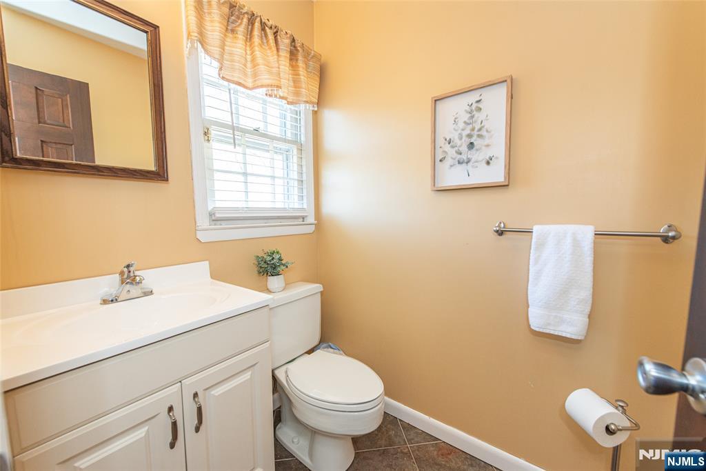 5 Robin Hill Road North Caldwell, NJ 07006 - Photo 26 of 32