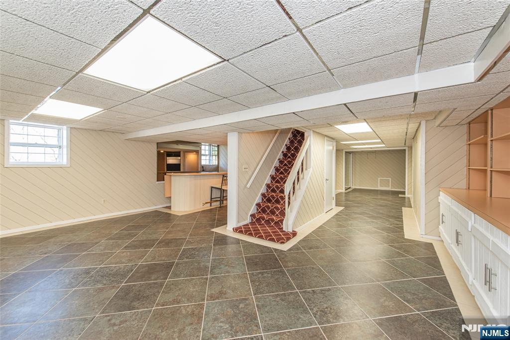 5 Robin Hill Road North Caldwell, NJ 07006 - Photo 28 of 32