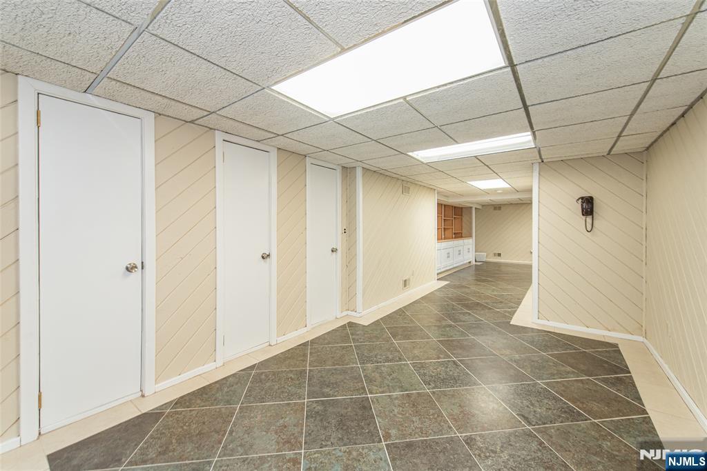 5 Robin Hill Road North Caldwell, NJ 07006 - Photo 31 of 32