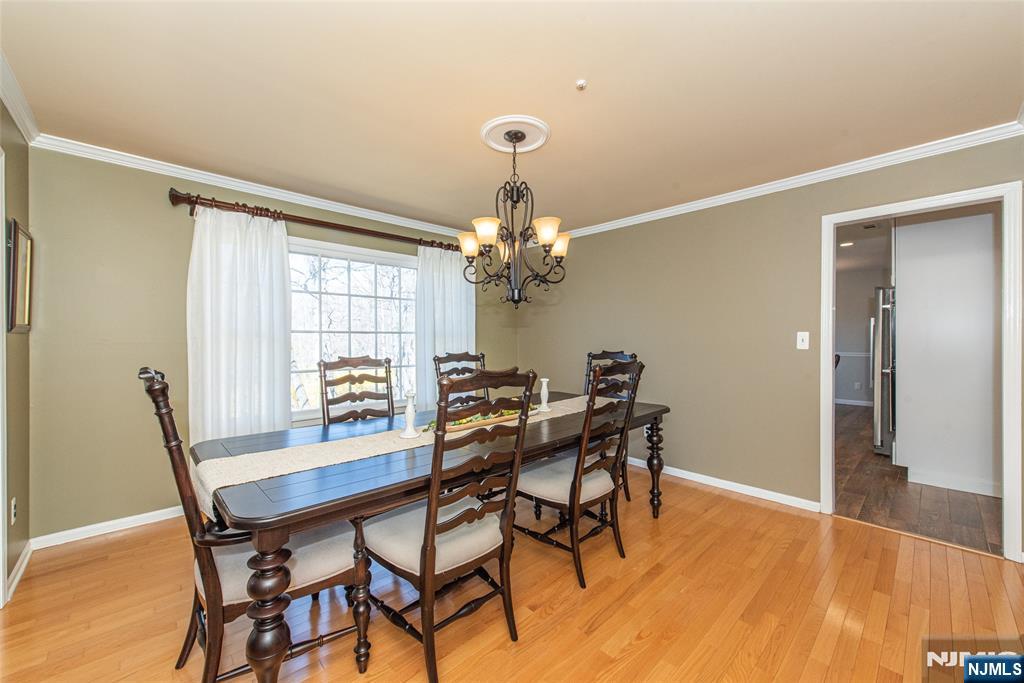 5 Robin Hill Road North Caldwell, NJ 07006 - Photo 8 of 32