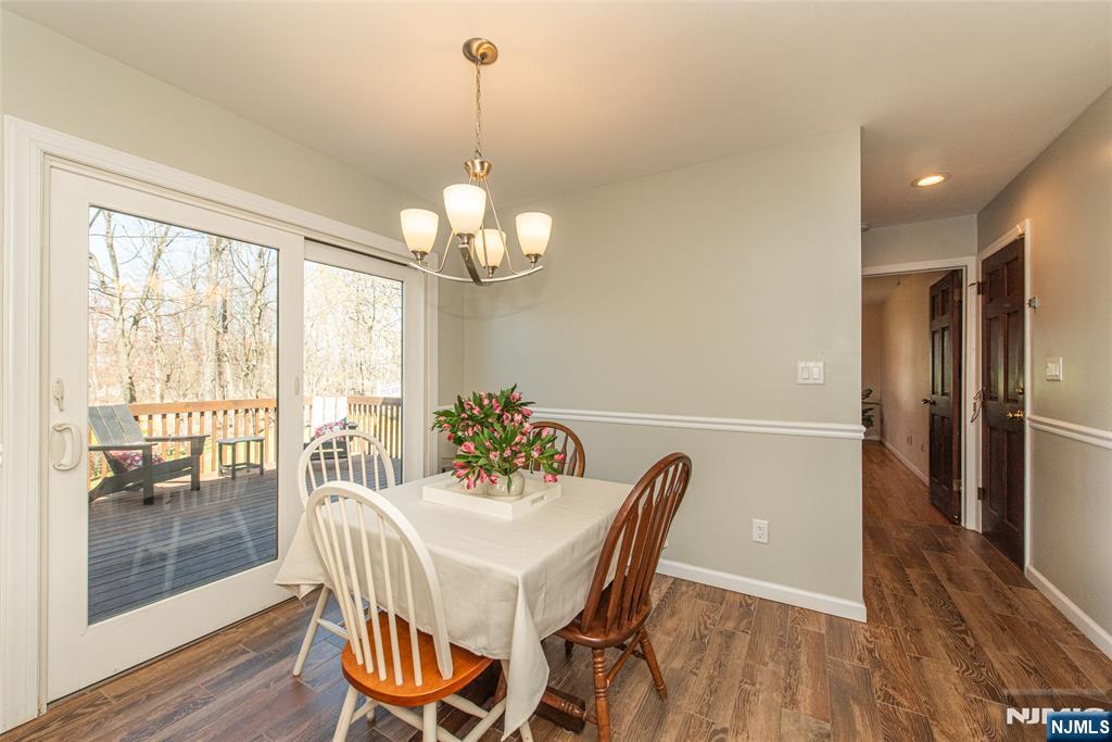 5 Robin Hill Road North Caldwell, NJ 07006 - Photo 10 of 32