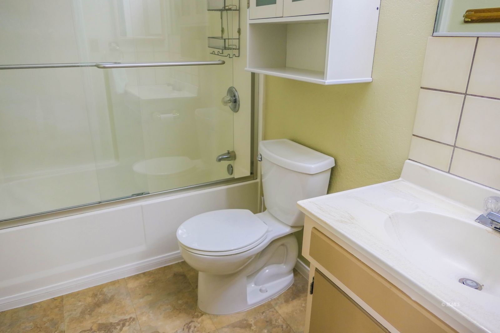 812 South Sunset Street Ridgecrest, CA 93555 - Photo 28 of 40 a bathroom with a sink and a toilet
