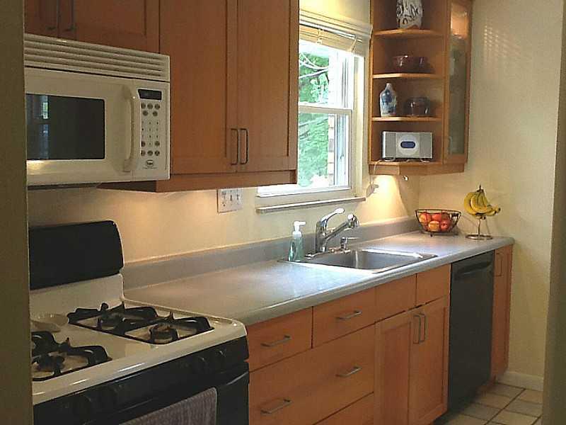 740 Scott Road Mt. Lebanon, PA 15228 - Photo 9 of 25 Cafeteria/Kitchen.