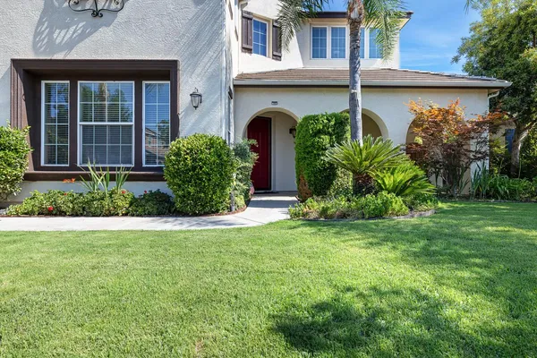 a view of outdoor space yard and front view of a house