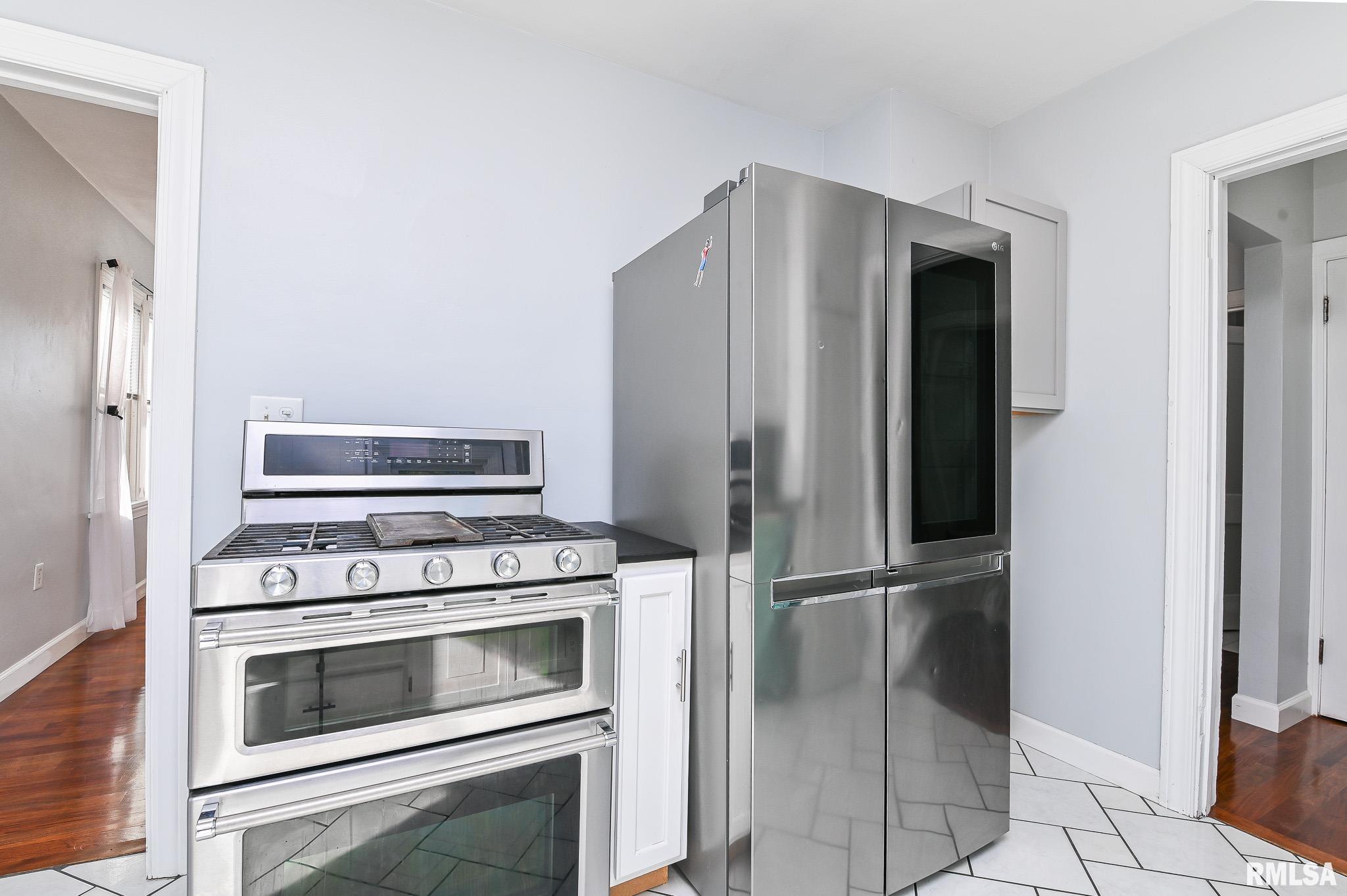 1002 Black Street Pekin, IL 61554 - Photo 12 of 26