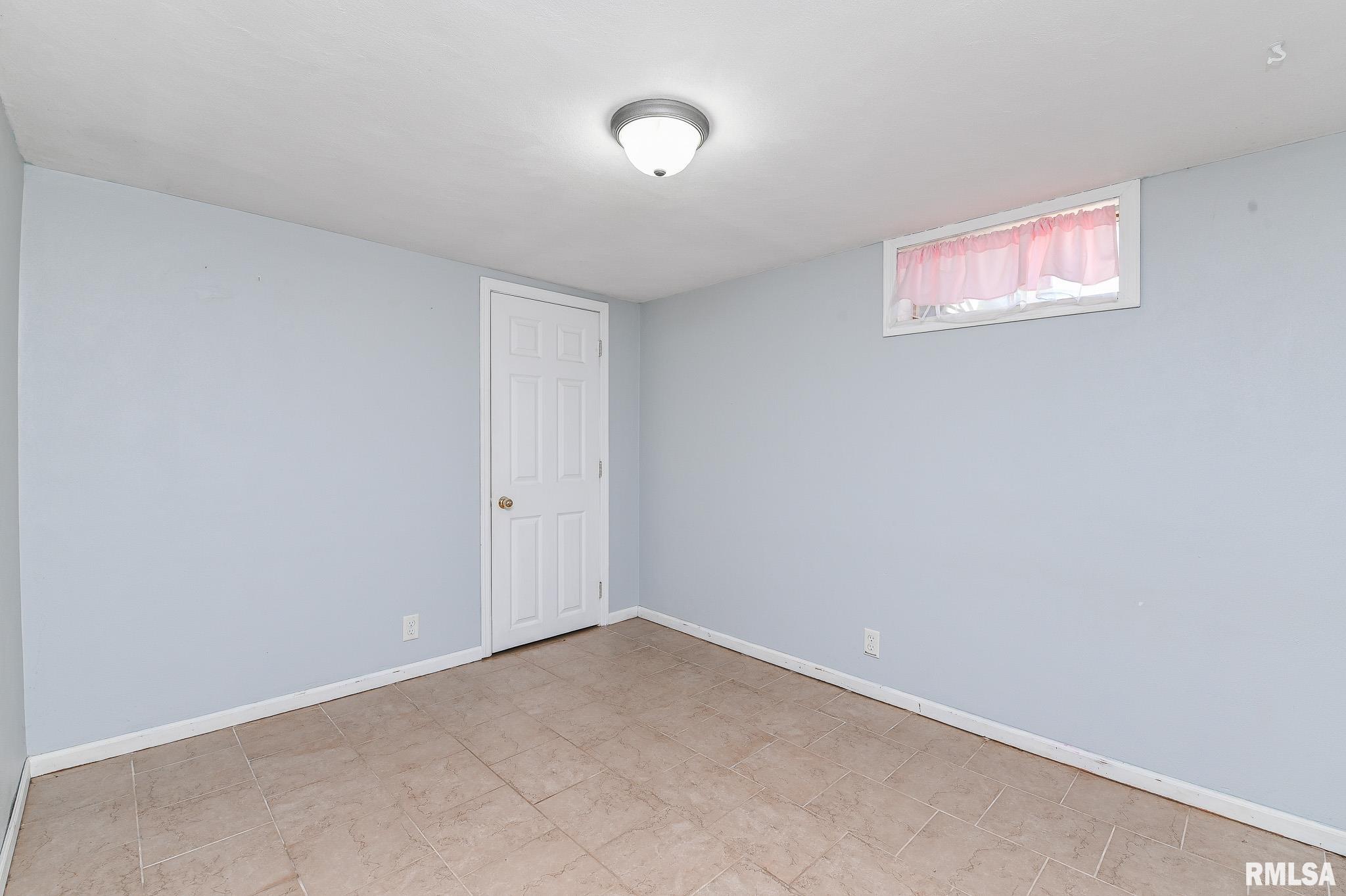 1002 Black Street Pekin, IL 61554 - Photo 17 of 26