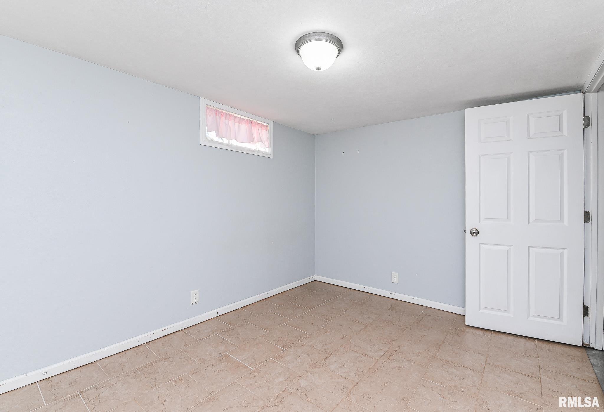 1002 Black Street Pekin, IL 61554 - Photo 18 of 26