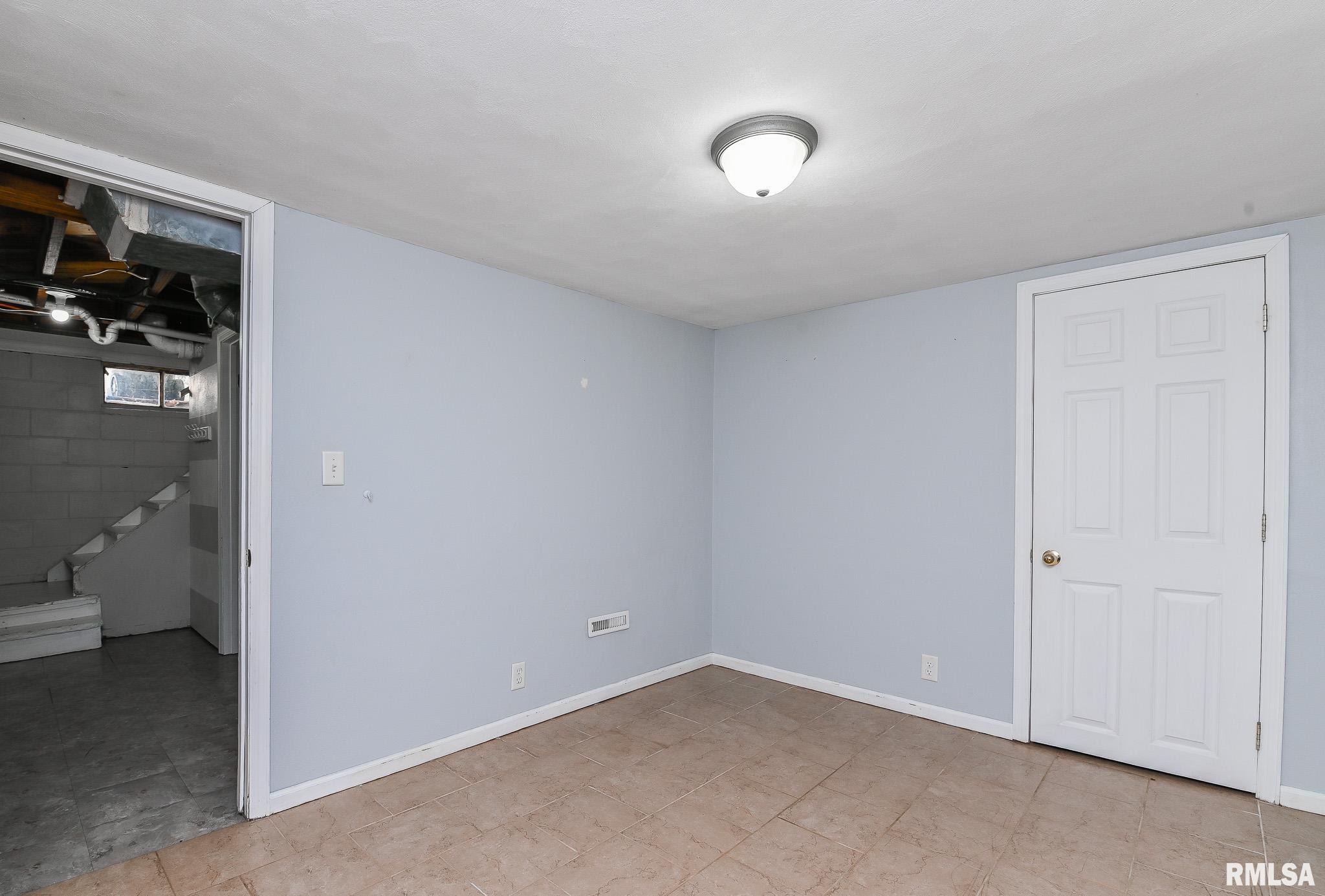 1002 Black Street Pekin, IL 61554 - Photo 20 of 26