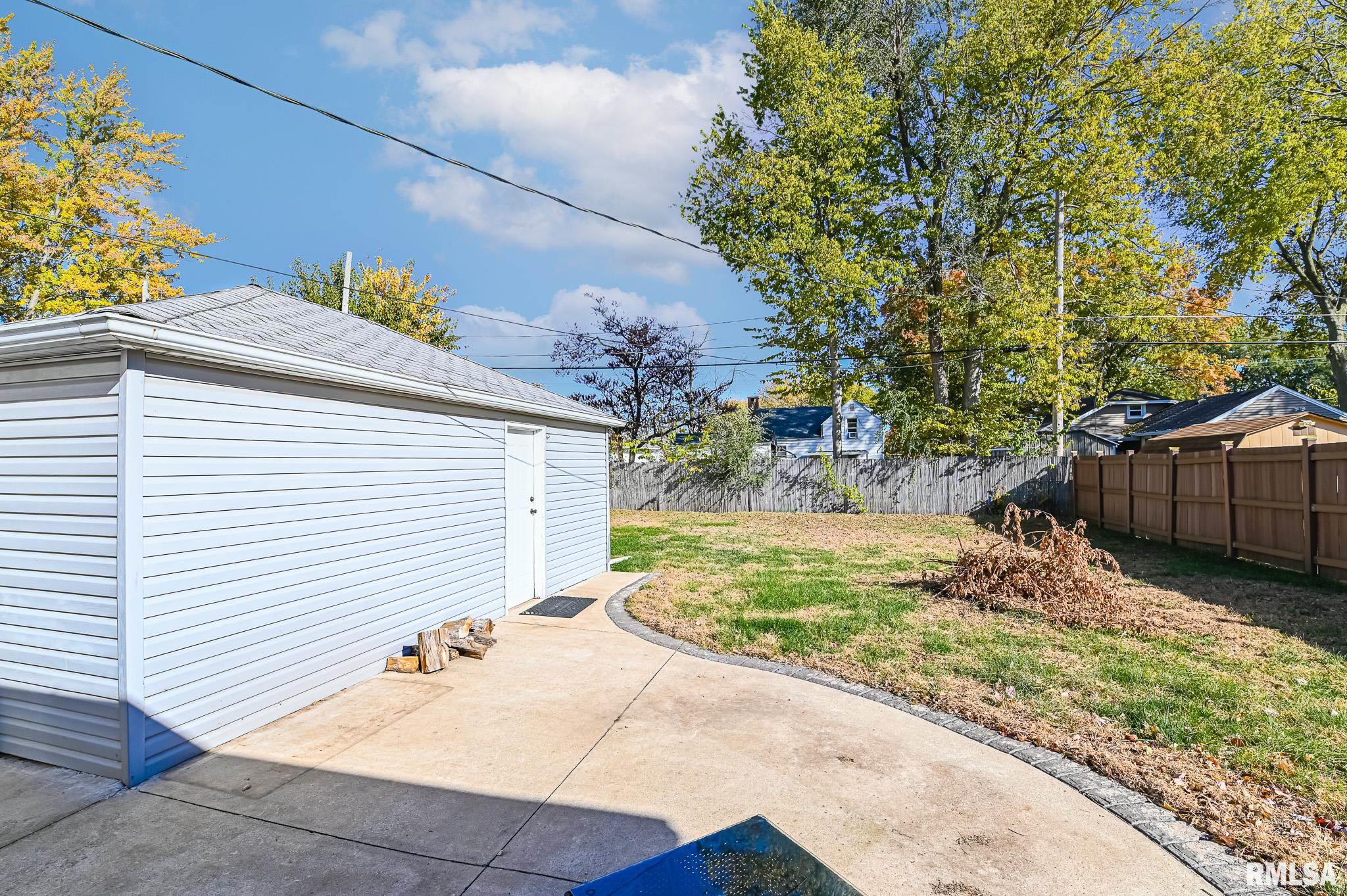 1002 Black Street Pekin, IL 61554 - Photo 24 of 26