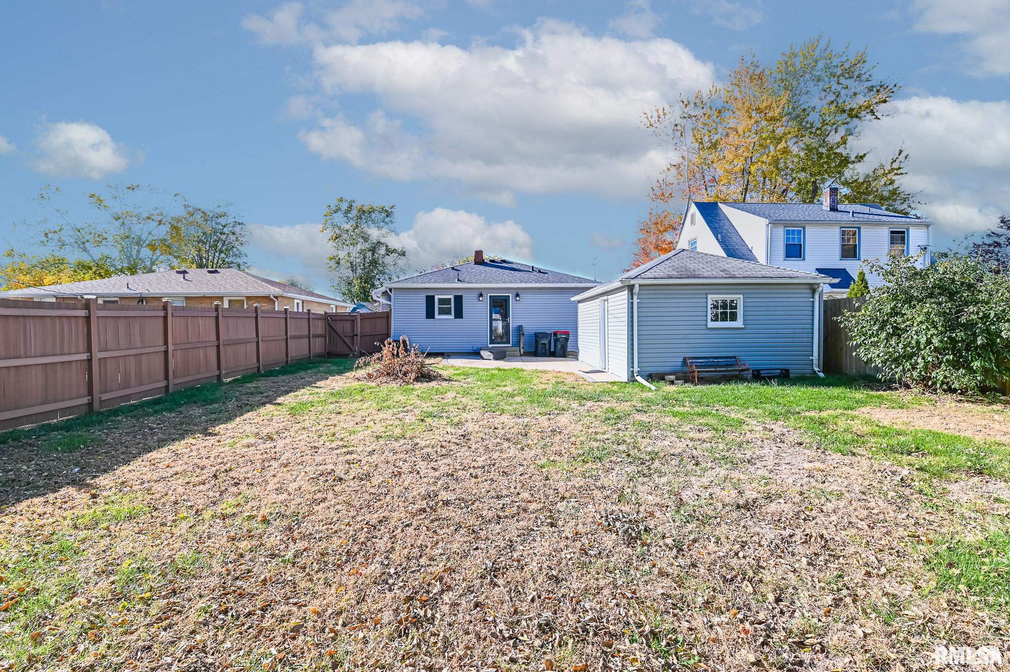 1002 Black Street Pekin, IL 61554 - Photo 6 of 26