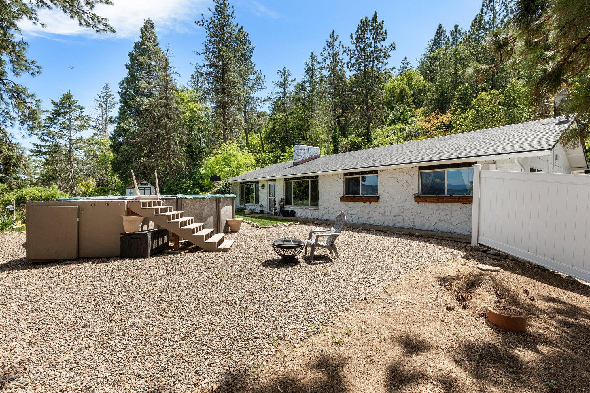 3765 Old Stage Road Central Point, OR 97502 - Photo 10 of 38 9-web-or-mls-IMGL6014