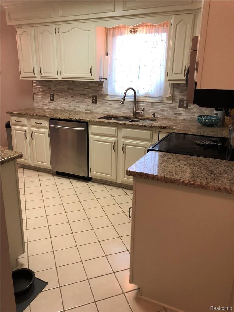 9579 Oak Grove Road Howell, MI 48855 - Photo 4 of 33 kit 3.jpeg
