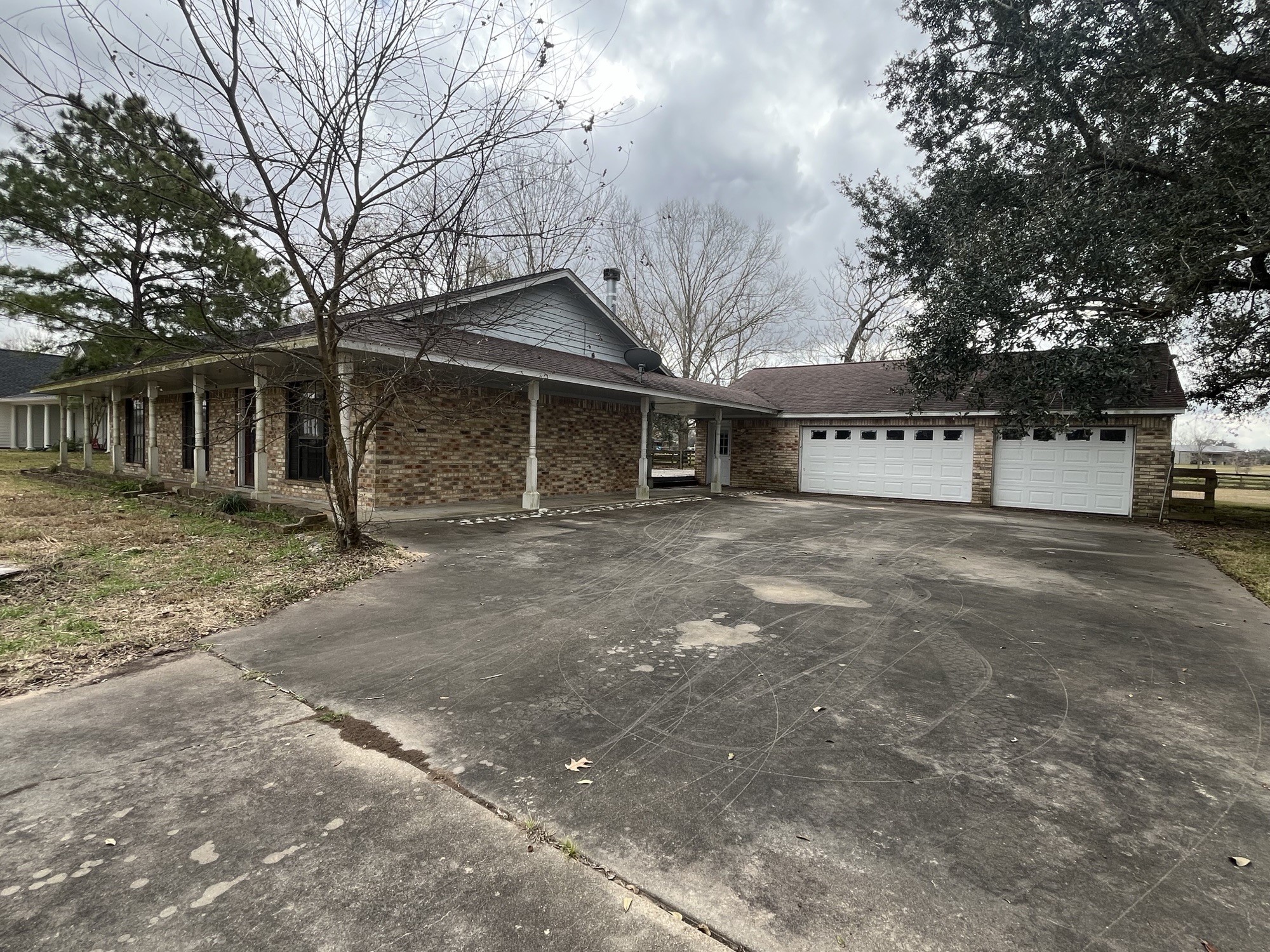 407 Branding Iron Circle Angleton, TX 77515 - Photo 13 of 19