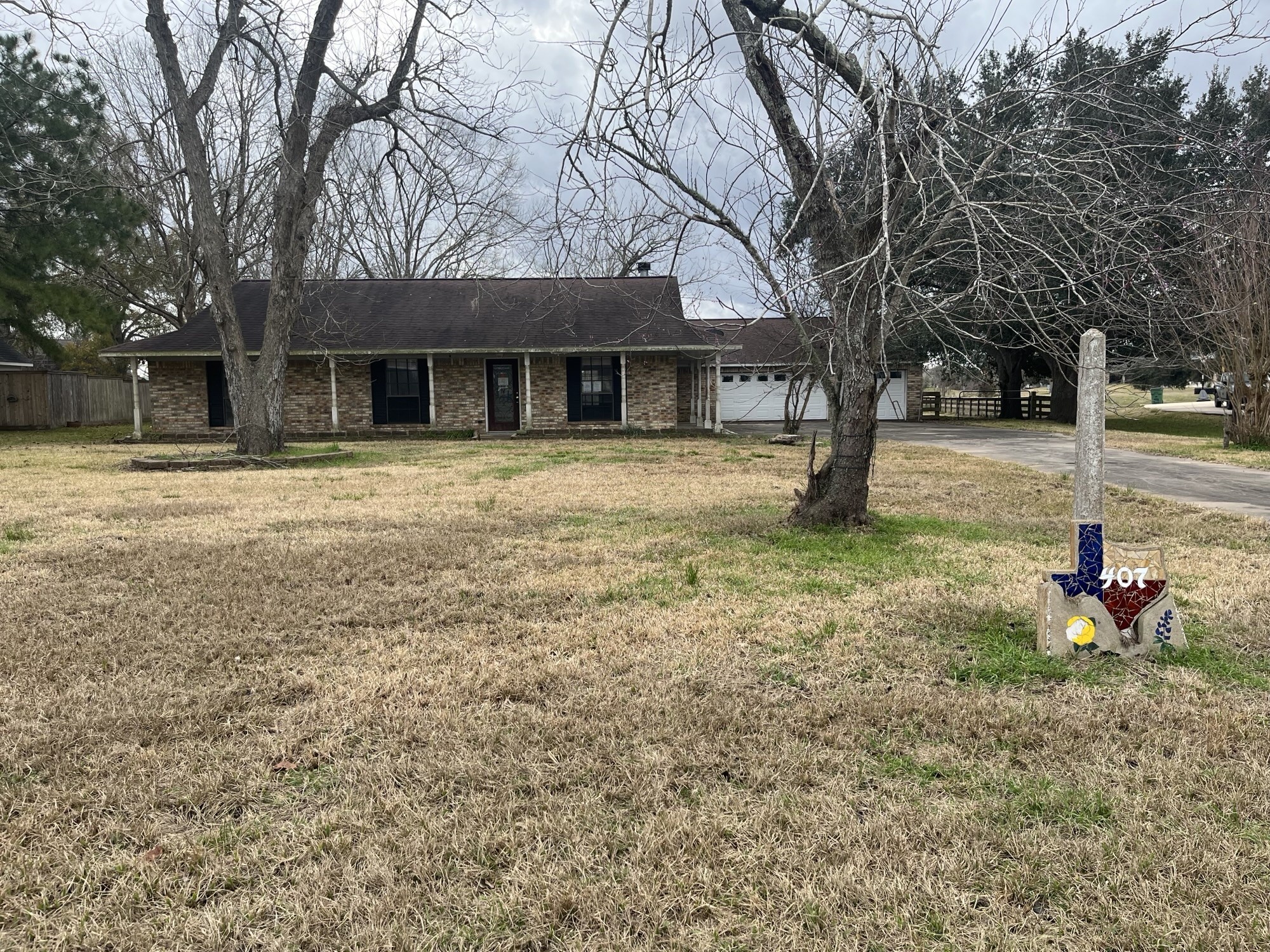 407 Branding Iron Circle Angleton, TX 77515 - Photo 18 of 19