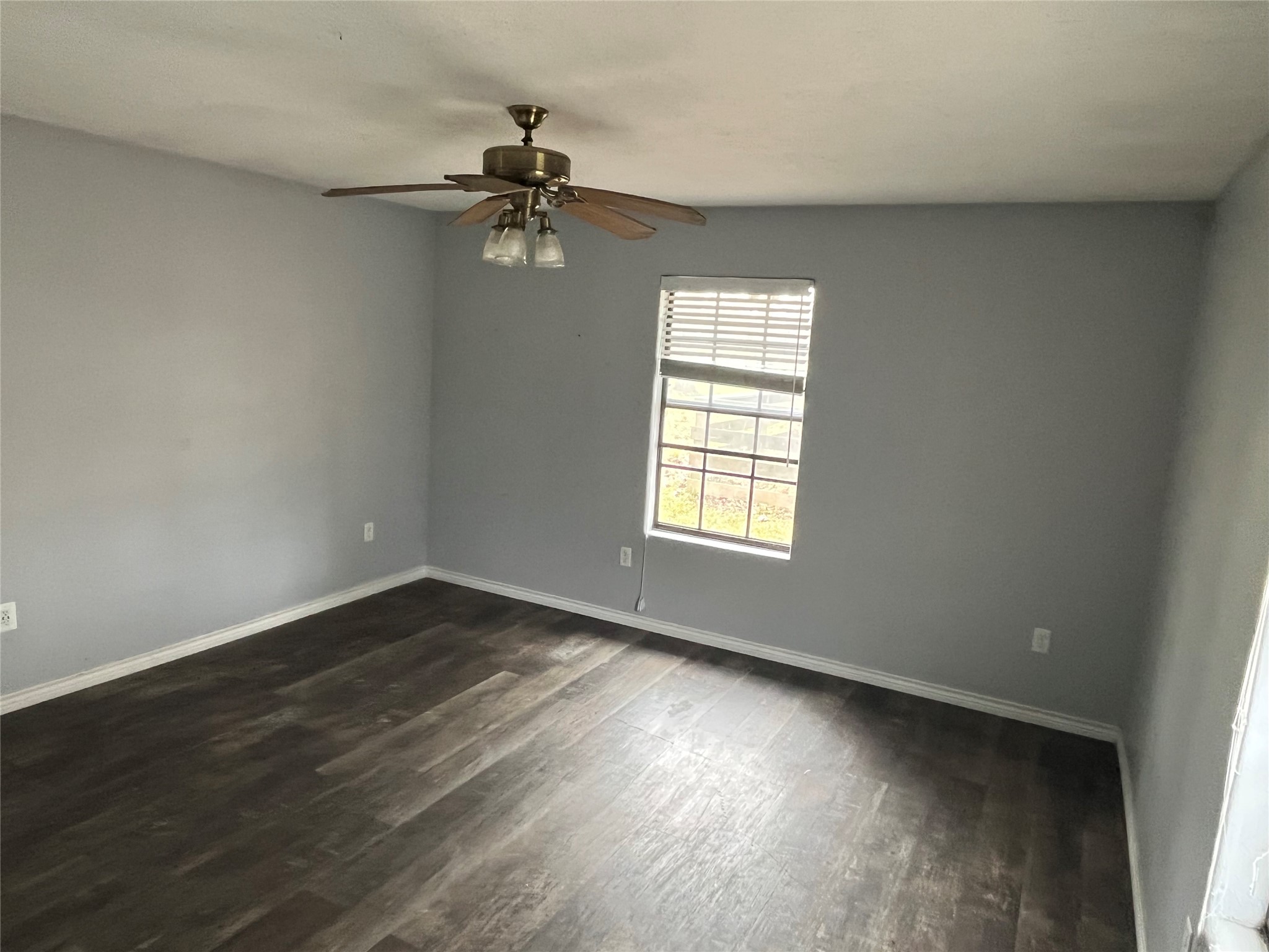 407 Branding Iron Circle Angleton, TX 77515 - Photo 5 of 19