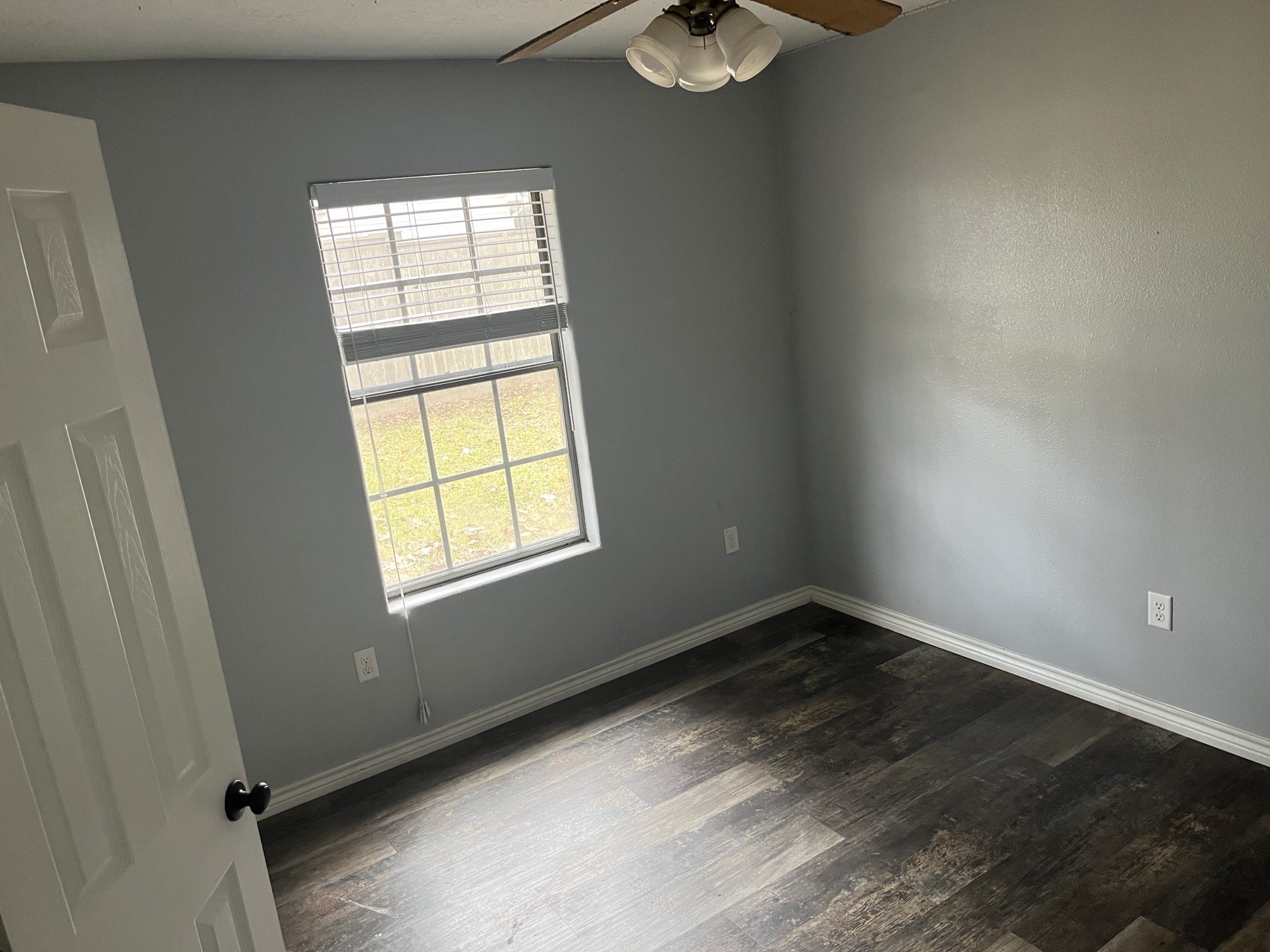 407 Branding Iron Circle Angleton, TX 77515 - Photo 6 of 19