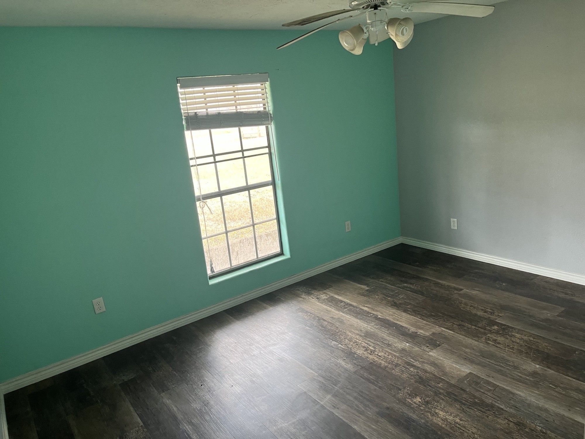407 Branding Iron Circle Angleton, TX 77515 - Photo 8 of 19