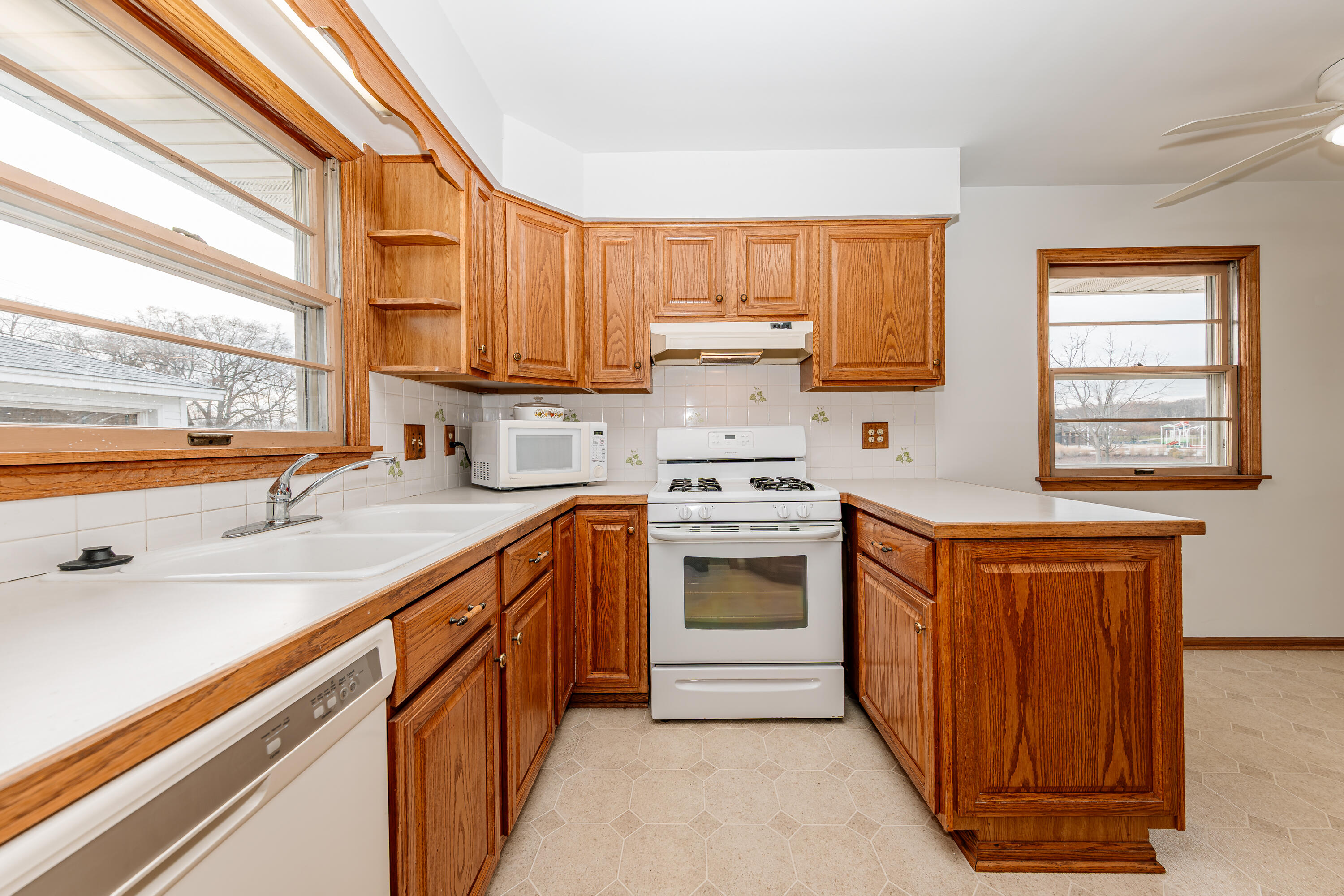 2327 Ohio Street Racine, WI 53405 - Photo 12 of 34 2327 Ohio St-14