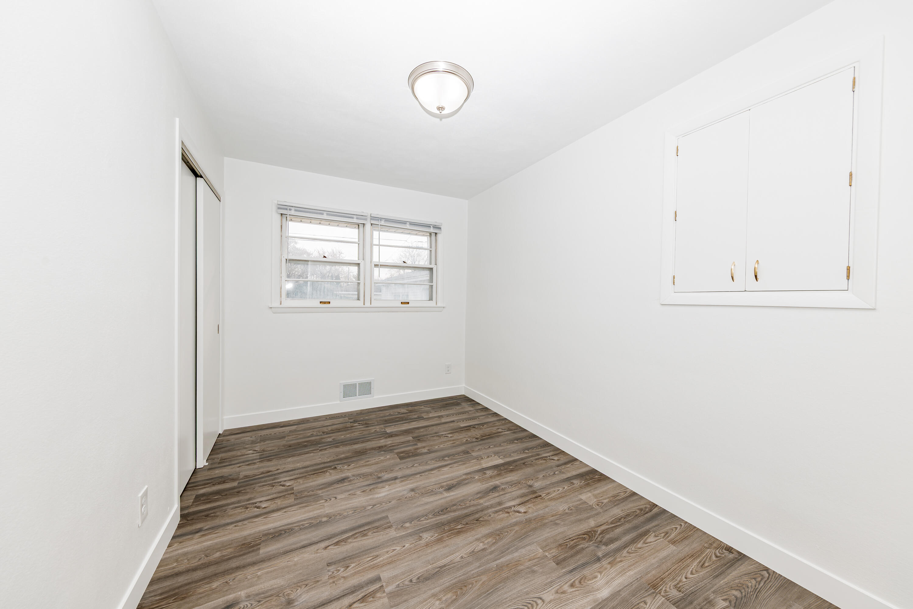 2327 Ohio Street Racine, WI 53405 - Photo 13 of 34 2327 Ohio St-15