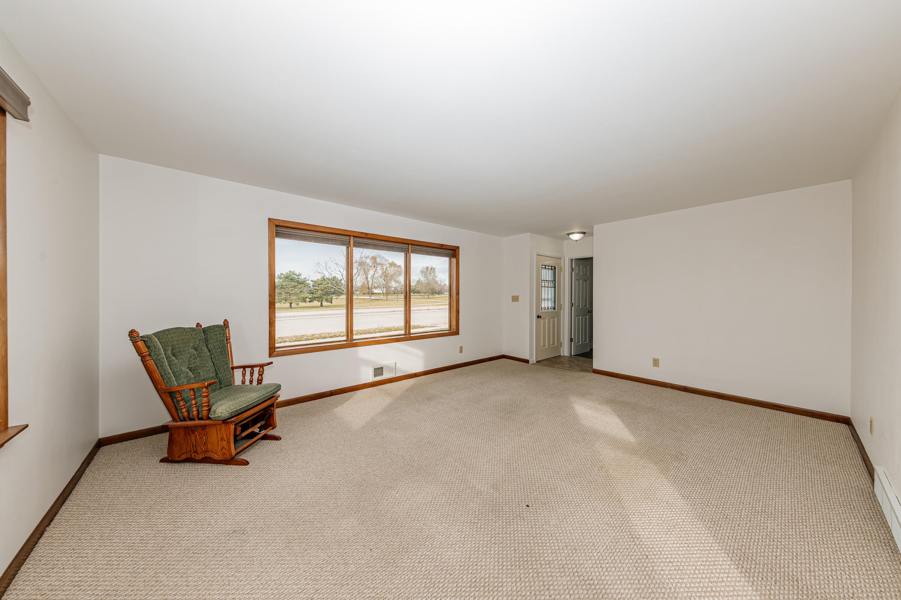 2327 Ohio Street Racine, WI 53405 - Photo 5 of 34 2327 Ohio St-7