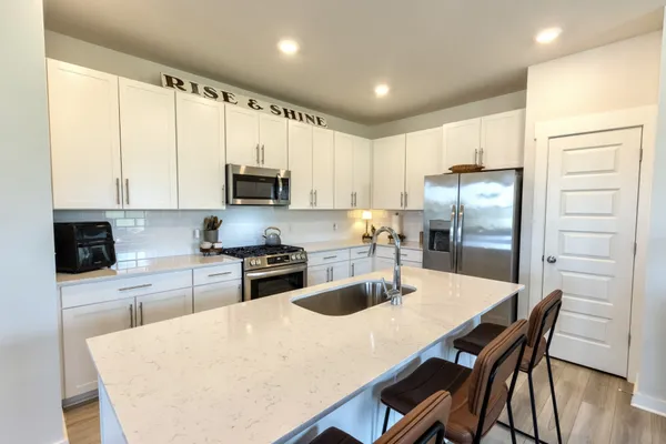 $349,900 | 2630 Comanche Court, Columbia, TN 38401