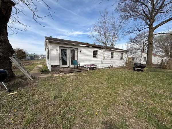 $69,000 | 434 South Street, Hardin, MO 64035