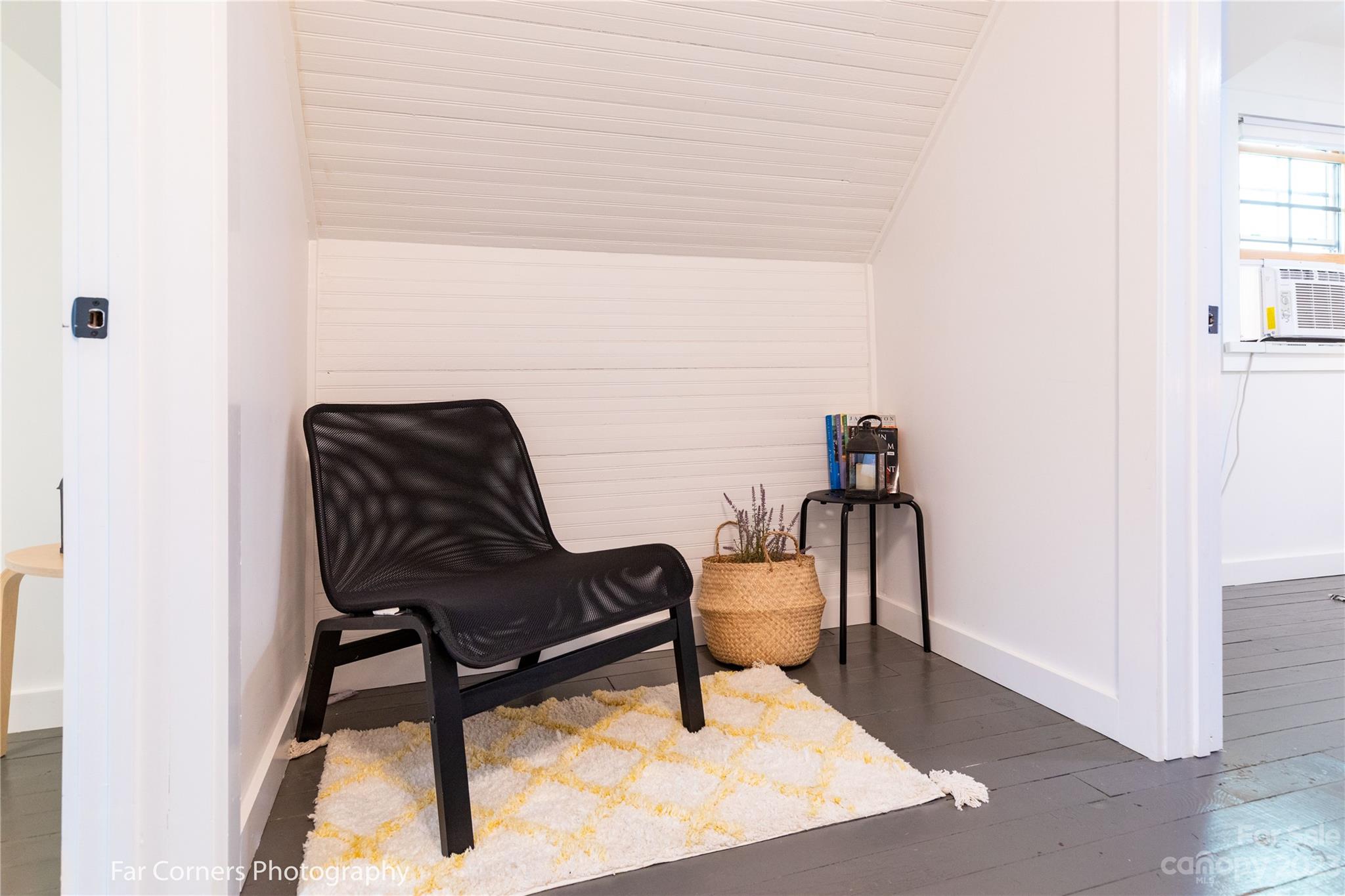 29 South School Road Marshall, NC 28753 - Photo 14 of 24 a living room with furniture and a window