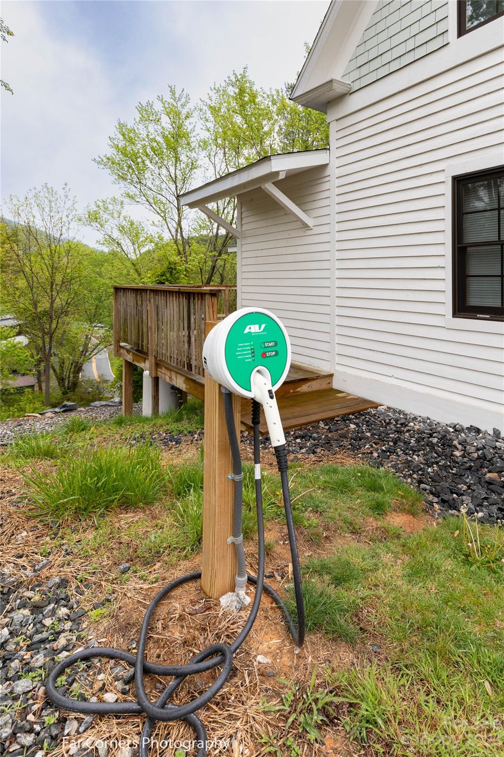29 South School Road Marshall, NC 28753 - Photo 24 of 24 a backyard of a house with table and chairs