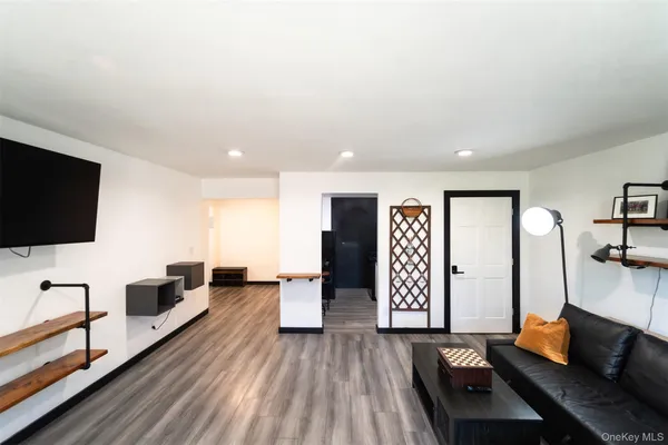 $249,999 | 88-29 155th Avenue, Unit 3F | Lindenwood