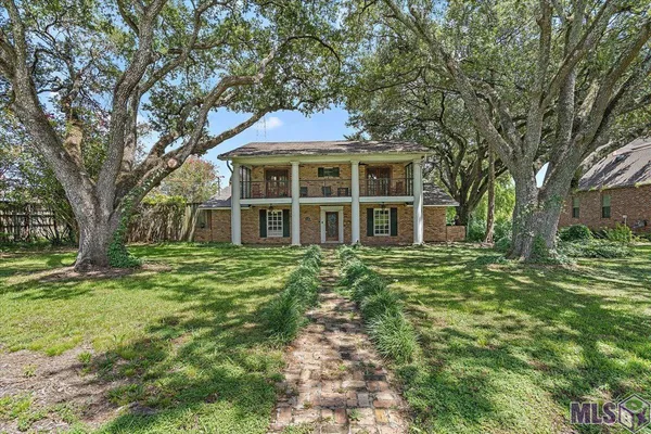 $560,000 | 1456 Lakeridge Drive, Baton Rouge, LA 70802