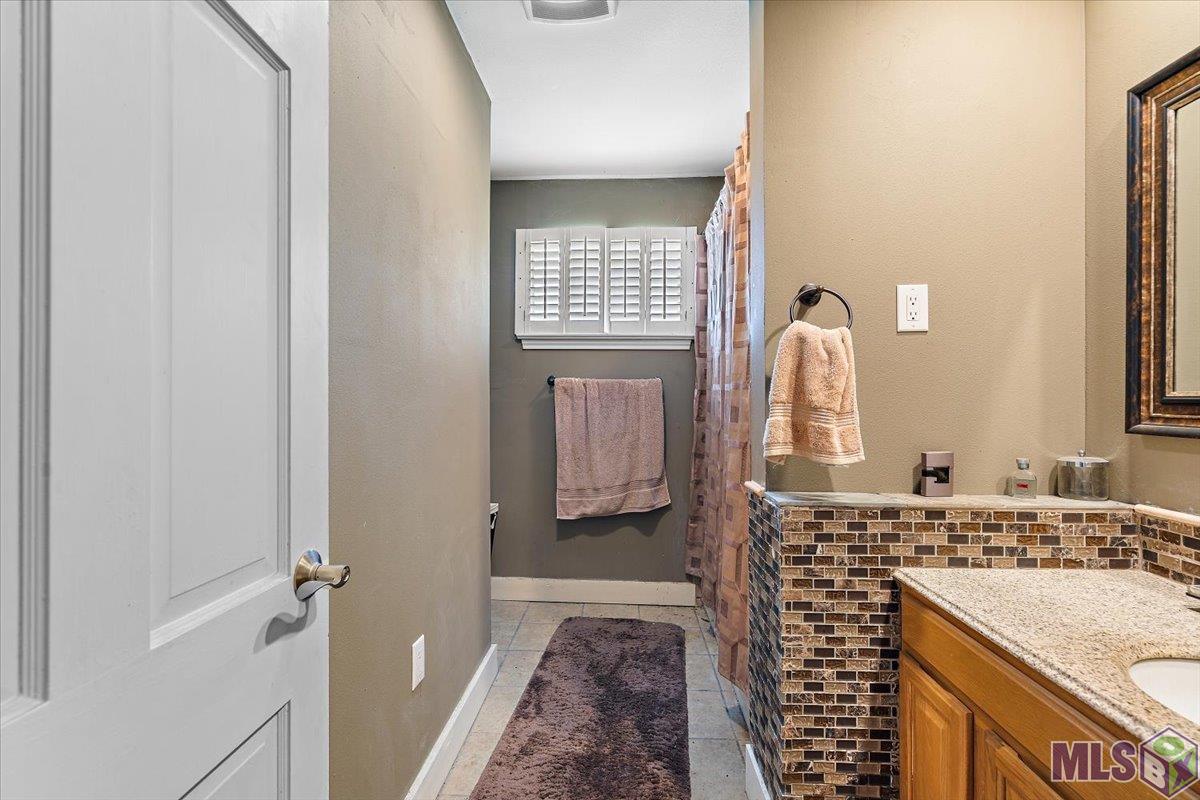 1456 Lakeridge Drive Baton Rouge, LA 70802 - Photo 15 of 25