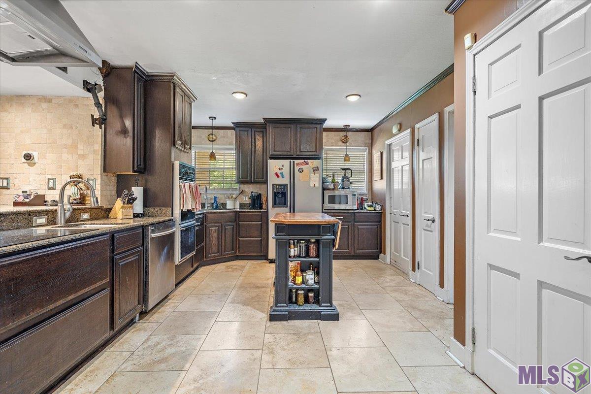 1456 Lakeridge Drive Baton Rouge, LA 70802 - Photo 4 of 25