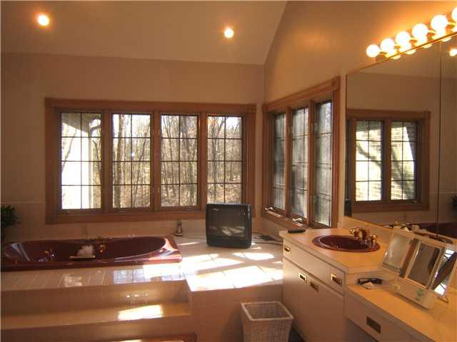 10051 Fall Creek Road Indianapolis, IN 46256 - Photo 10 of 12 Gallery Image 10