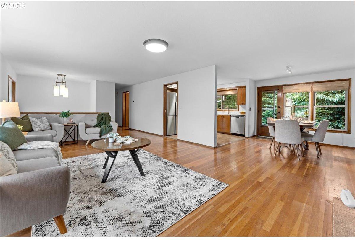 9042 Southwest Monterey Place Portland, OR 97225 - Photo 9 of 38 Gallery Image 9