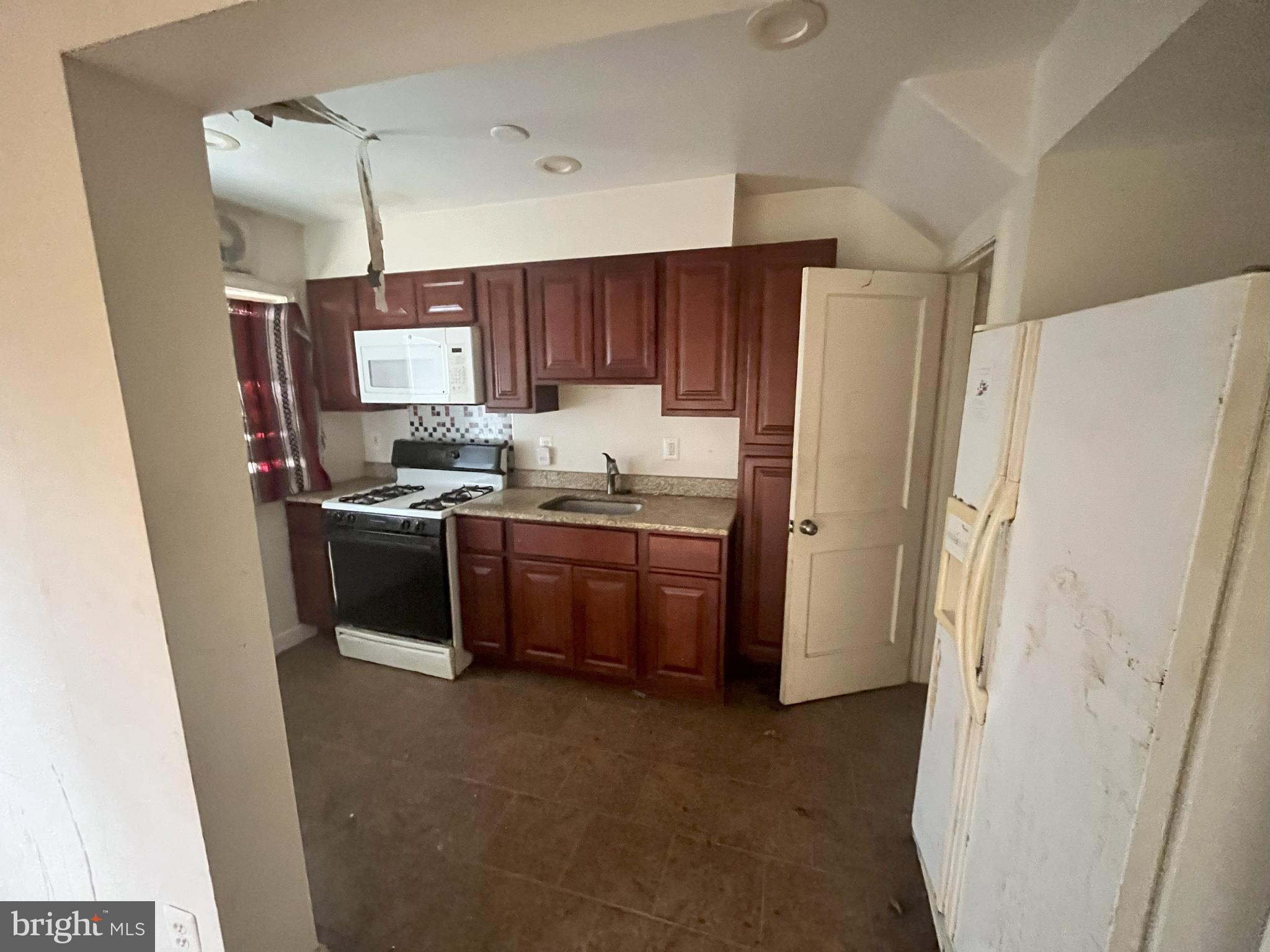 2154 Firethorn Road Middle River, MD 21220 - Photo 4 of 11