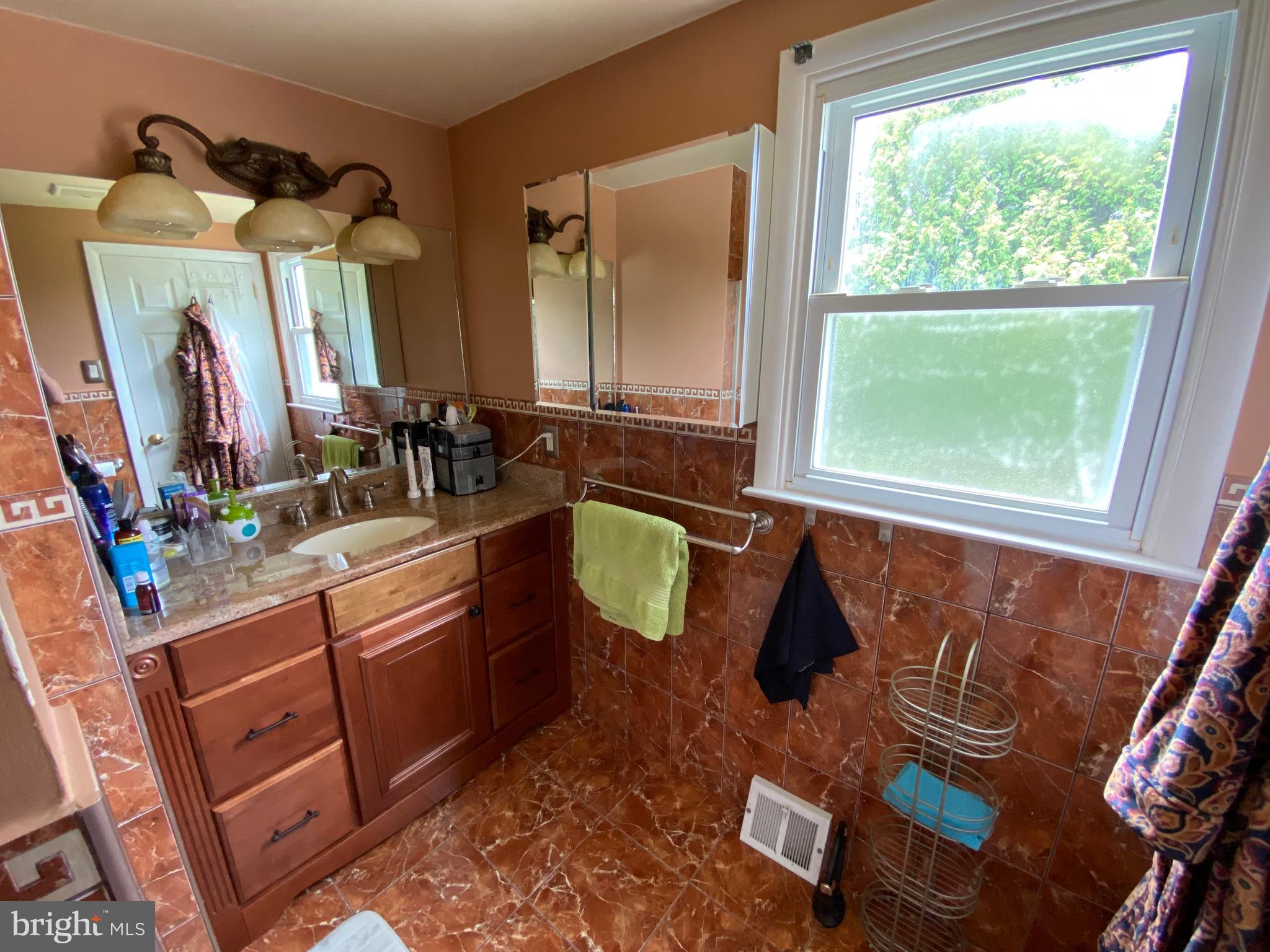 808 Densmore Road Philadelphia, PA 19116 - Photo 27 of 45 Gallery Image 27